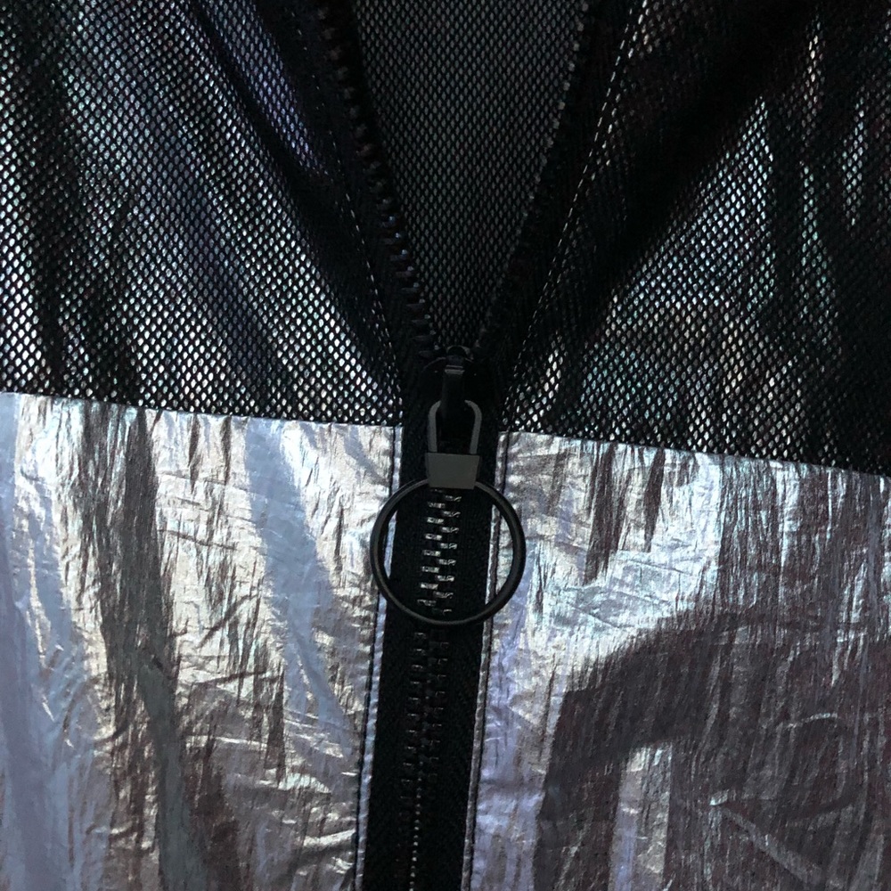 Jacket (Cropped) - Picture 2 of 4